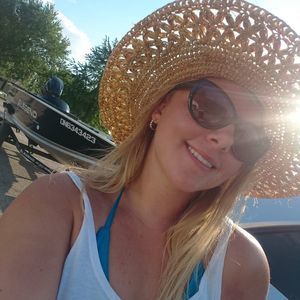 Meet your Posher, Carlina